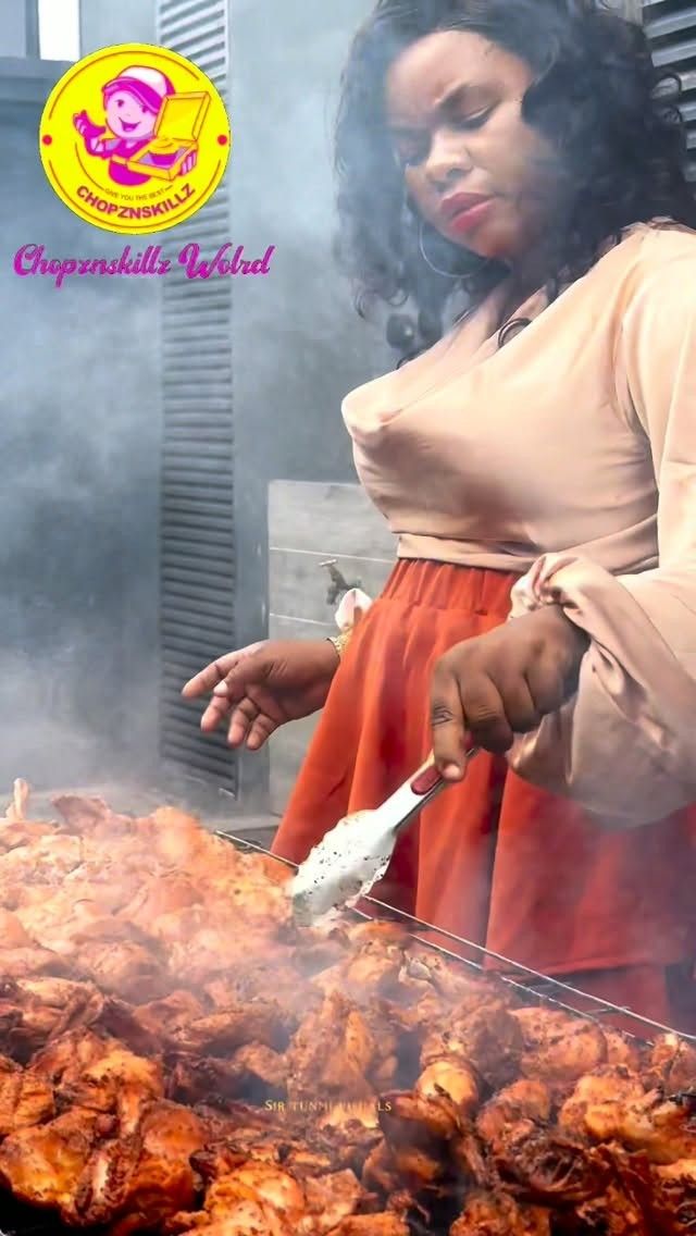 Chopznskillz grilling chicken live at an event